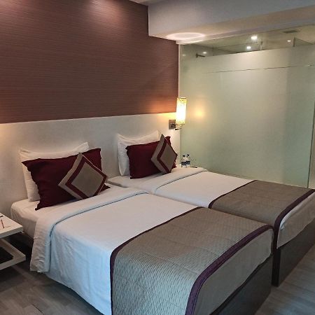 Majestic Court Sarovar Portico Navi Mumbai Exteriör bild