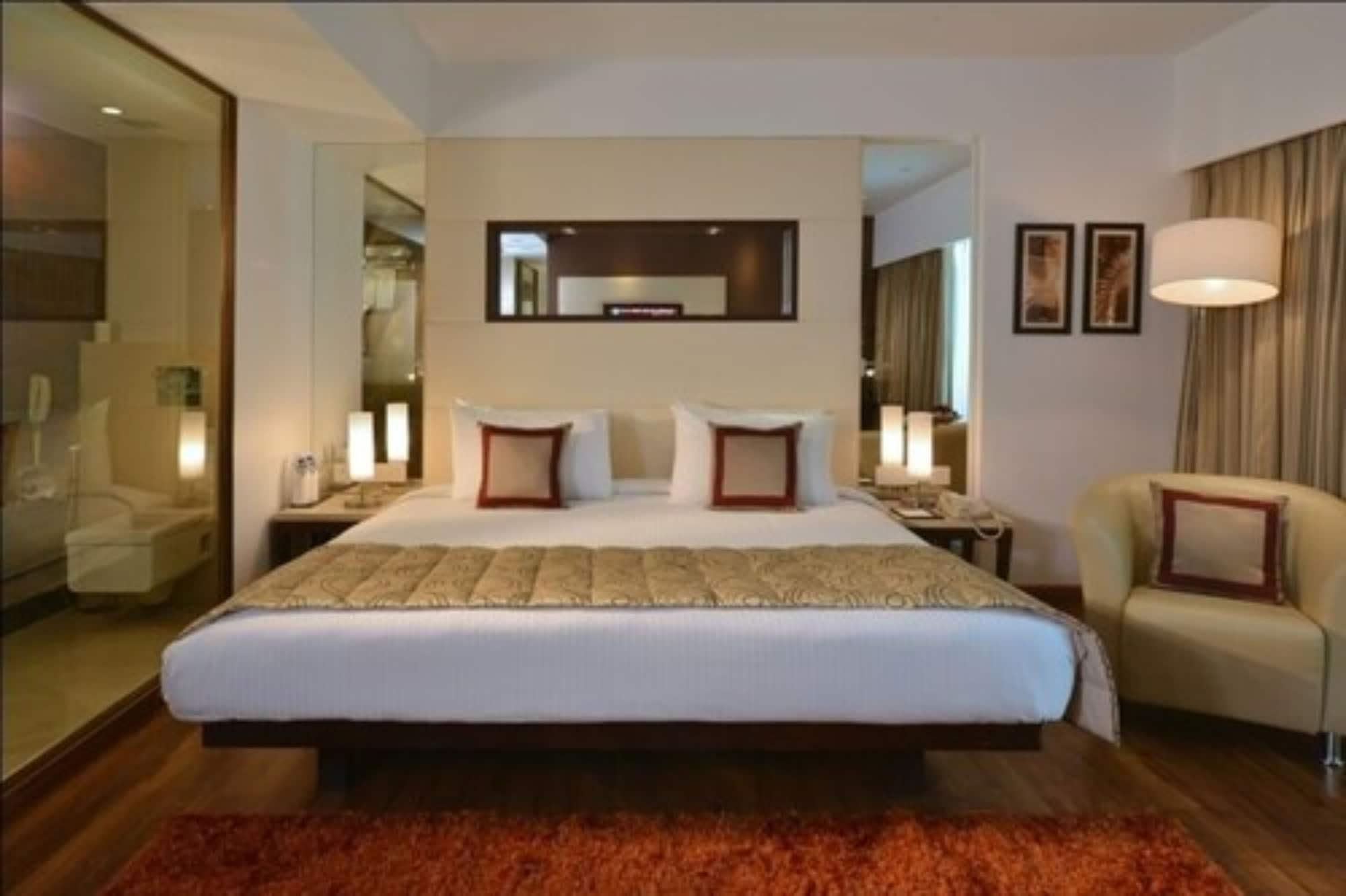 Majestic Court Sarovar Portico Navi Mumbai Exteriör bild