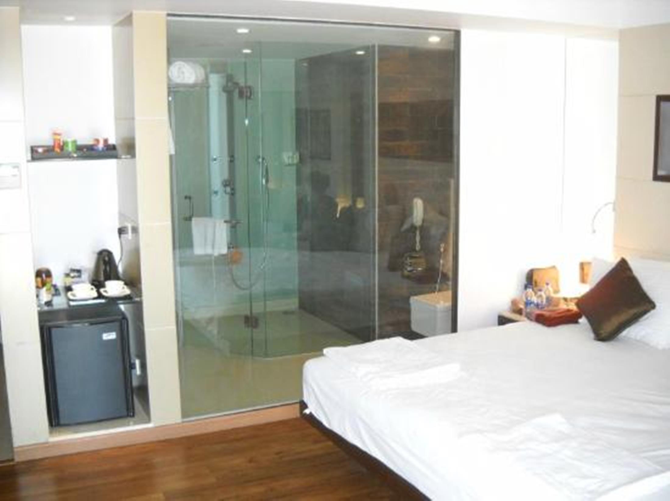Majestic Court Sarovar Portico Navi Mumbai Exteriör bild
