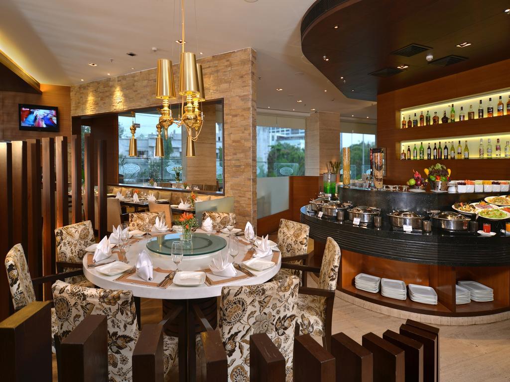 Majestic Court Sarovar Portico Navi Mumbai Exteriör bild