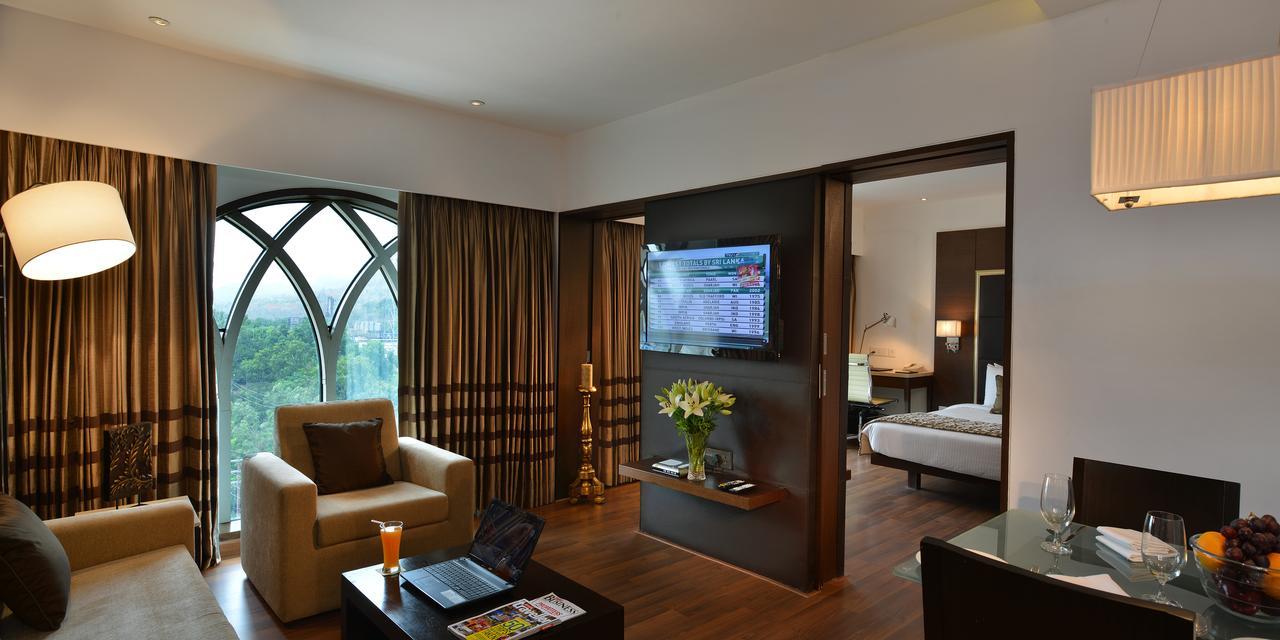 Majestic Court Sarovar Portico Navi Mumbai Exteriör bild