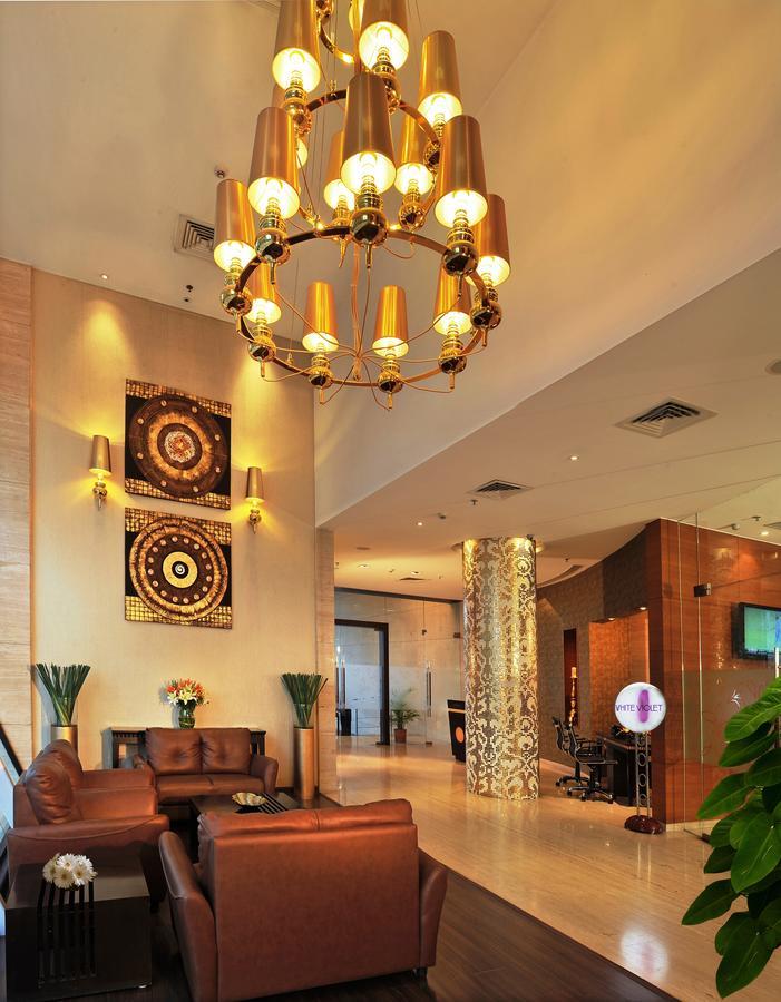 Majestic Court Sarovar Portico Navi Mumbai Exteriör bild