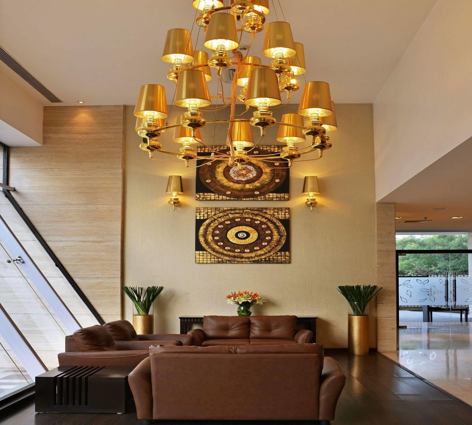 Majestic Court Sarovar Portico Navi Mumbai Exteriör bild
