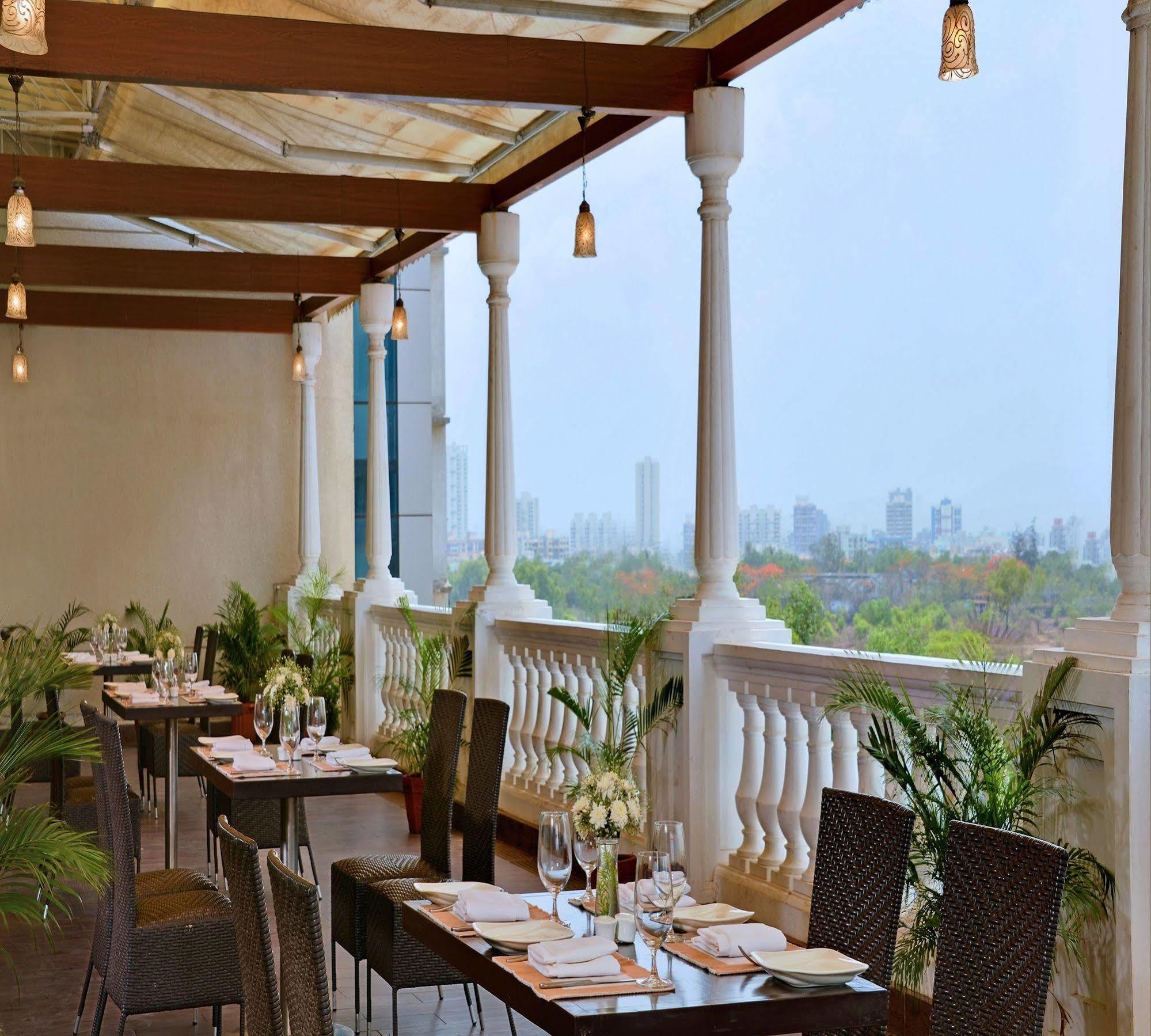 Majestic Court Sarovar Portico Navi Mumbai Exteriör bild
