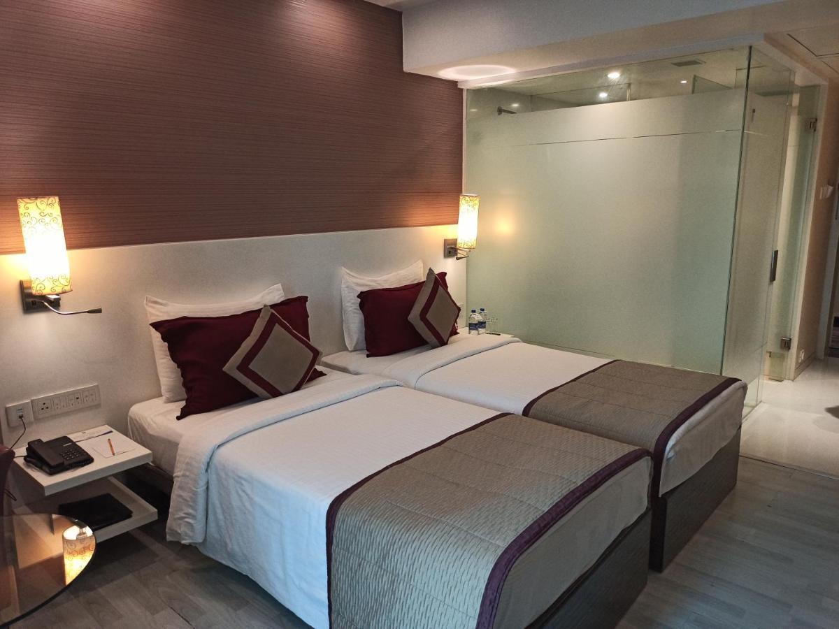 Majestic Court Sarovar Portico Navi Mumbai Exteriör bild